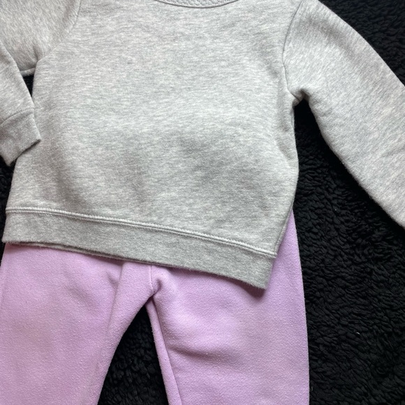 Baby Girls Gray Sweatshirt with Owls w/ purple sweatpants | 6-9 months - Picture 4 of 7